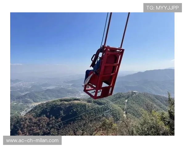 _高空秋千挑战：在悬崖边感受刺激_，高空秋千是近年来在各大景区兴起的娱乐项目之一