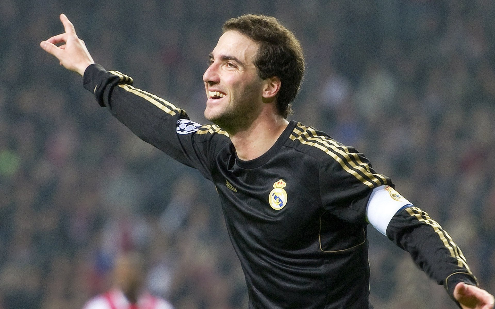 中国足球职业俱乐部加强青少年球员心理辅导,我国足球青少年人才培养存在的问题